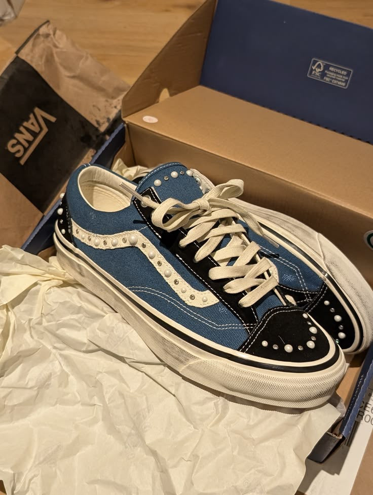 PEARLISED VANS ( BLUE)